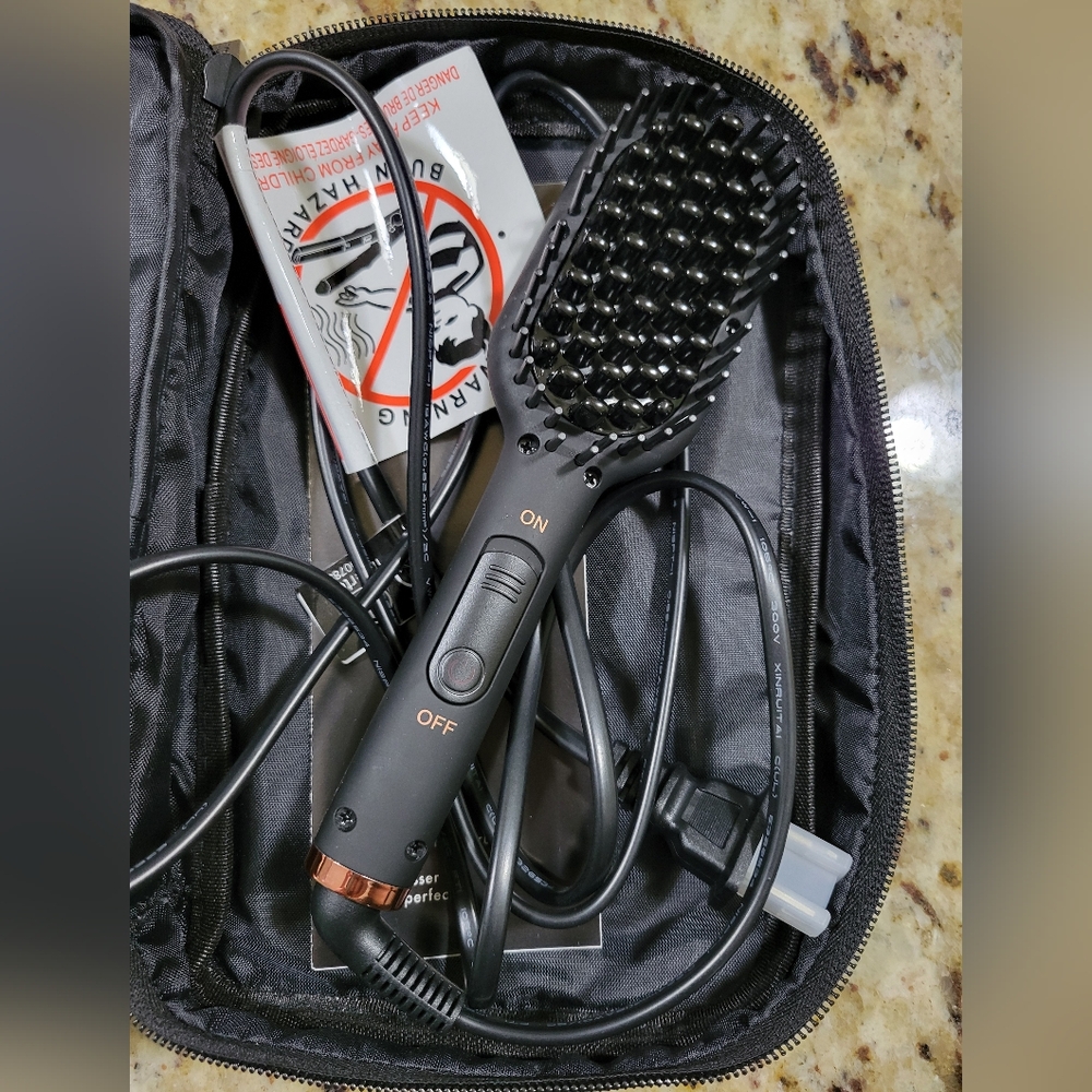 Mini Straightening Brush